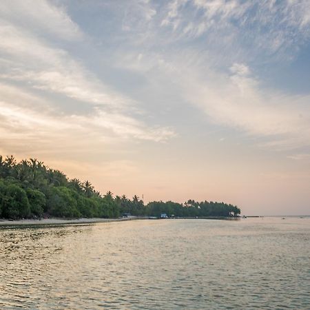 Fulhadhoo Inn エクステリア 写真